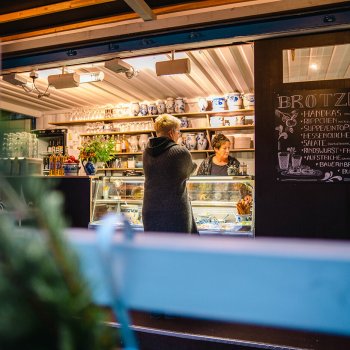 WIRTSCHAFT IM HOF · Think Global – Drink Local