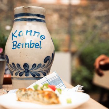 WIRTSCHAFT IM HOF · Think Global – Drink Local