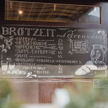 WIRTSCHAFT IM HOF · Think Global – Drink Local